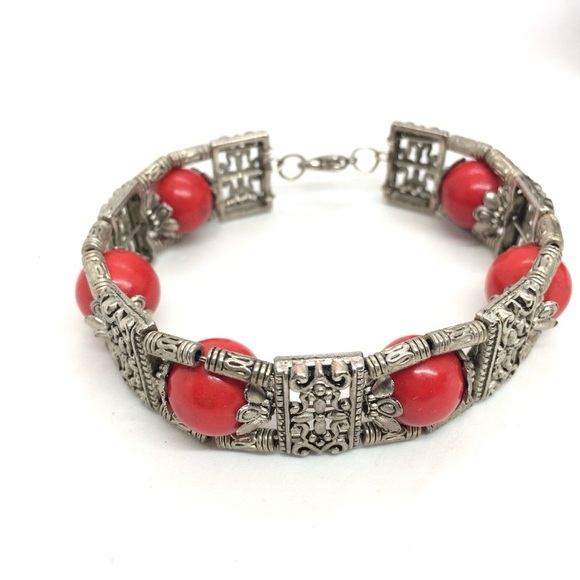 TIBETAN STYLE RED BEAD BRACELET ANTIQUED SILVER TONE BOHO BOHEMIAN GYPSY - Picture 1 of 9